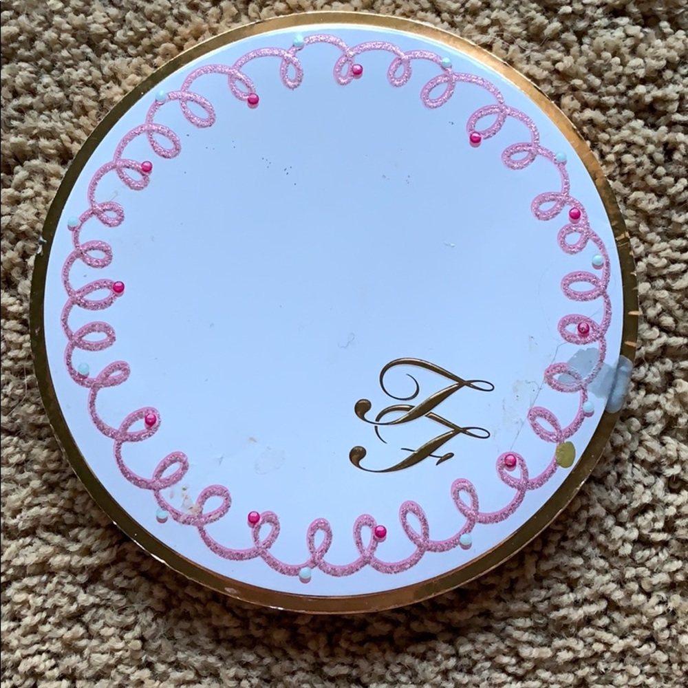 too faced pallete